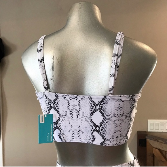 4 For 25$ Animal Print Swimsuit Bikini Set. Size Medium - Picture 5 of 9